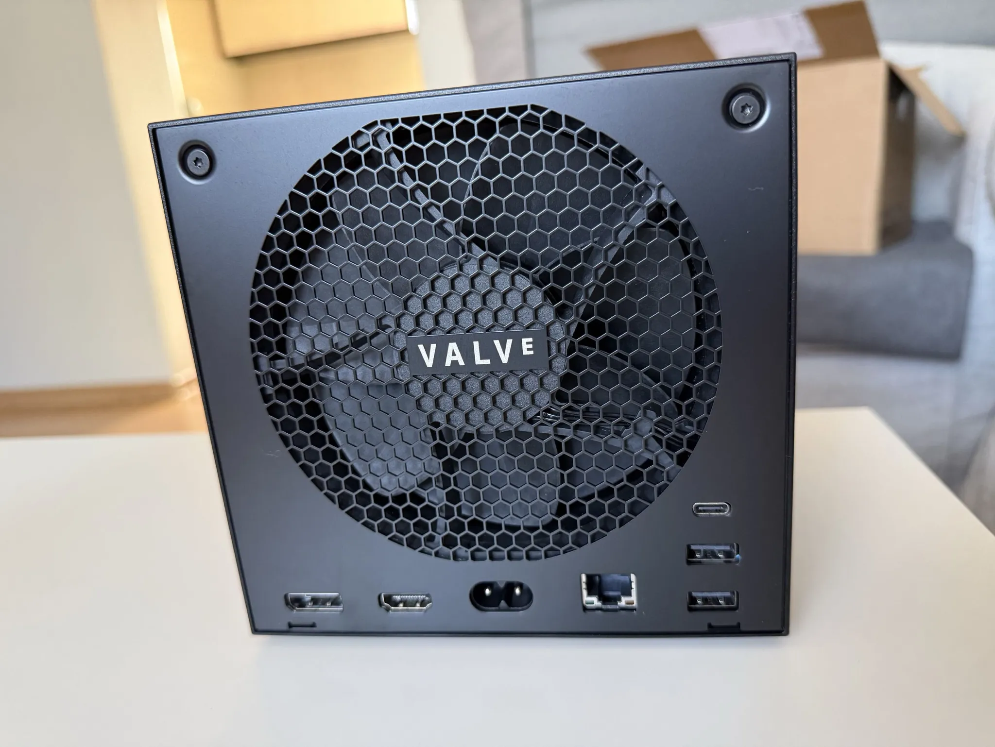 Steam Machine z tyłu