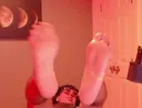 kewiy feet