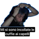 cuffie incollate nei capelli