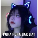 Pura pura gak liat