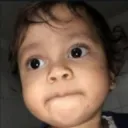 Bebe pensativo | /templo