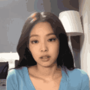 jennie side eye